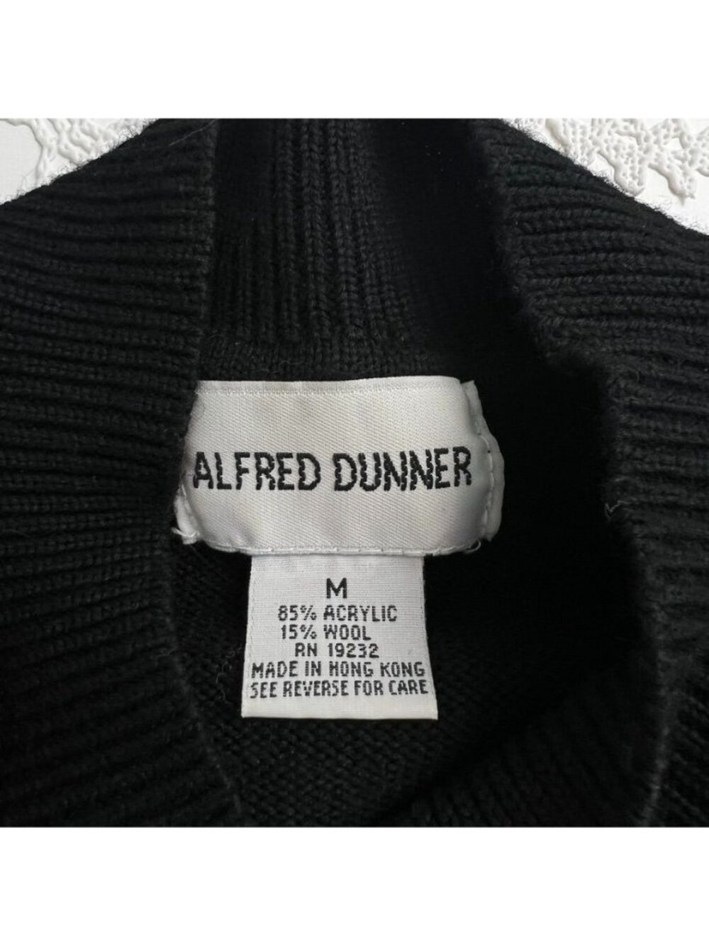 Vintage Alfred Dunner Black Embroidered Pullover Sweater Sz M Red White Floral - Picture 7 of 9